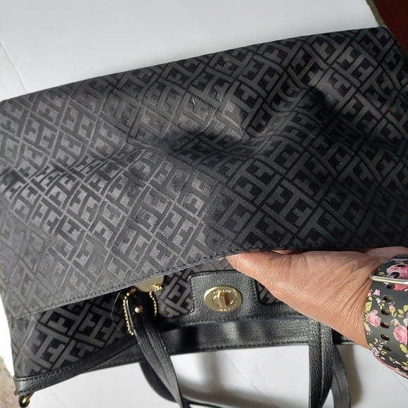 Tommy Hilfiger Black Handbag/Purse - Picture 10 of 16